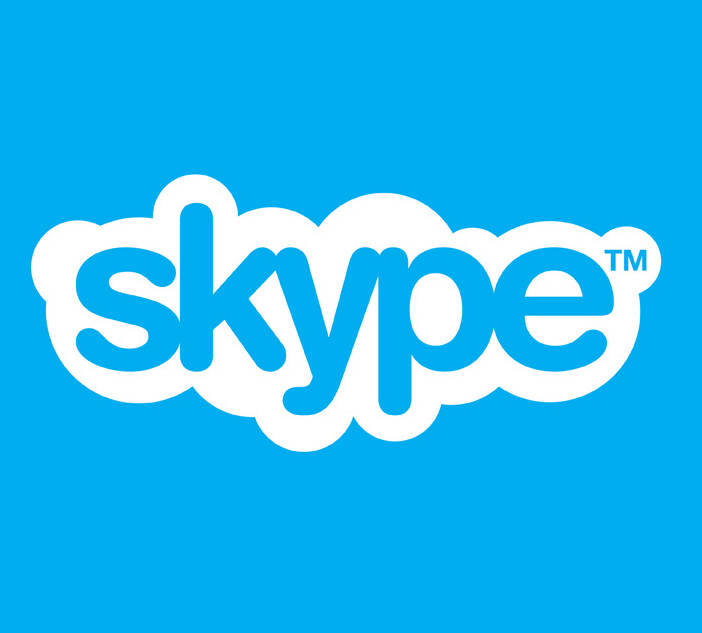Comment puis-je brancher Skype