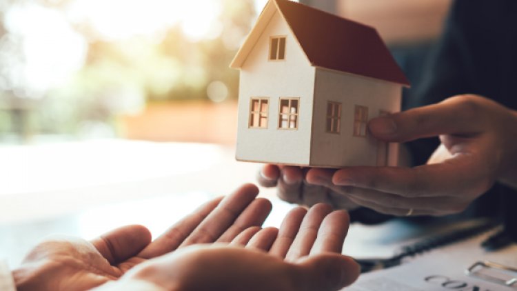 Acheter seul une maison ou un appartement n’est pas souvent évident pour les jeunes. Pour cela, ceux qui souhaitent acquérir leur premier bien immobilier ont la possibilité de solliciter l’aide de leurs parents.