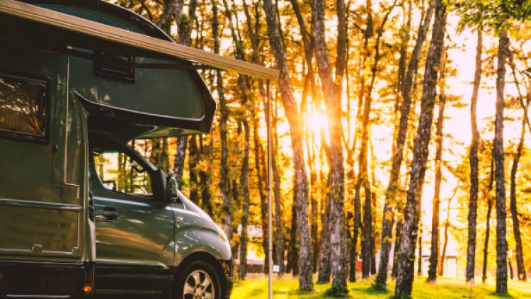 Beaucoup rêvent d'avoir leur camping car afin de visiter la France quand ils seront en vacances ou à la retraite, mais peu se lancent dans le projet faute de financement...
