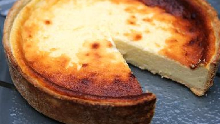 Une tarte sans pâte ? C'est la nouvelle recette proposée par notre chef ordissinaute Minou. Voici la recette de la tarte au fromage, à essayer pour terminer un repas sur une bonne note !