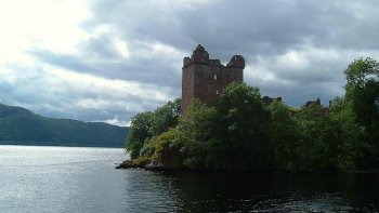 Château Urquhart au bord du Loch Ness en Ecosse