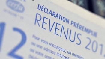 La crise a conduit le gouvernement Ayrault à prendre des mesures fiscales fortement contestées par les Français. Malgré de nombreuses reculades du pouvoir, certains dispositifs seront bel et bien appliqués comme le prélèvement sur les dividendes, intérêts et plus-values perçus en 2013 pour l’année 2014.