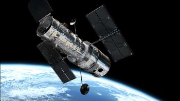Le télescope Hubble a été lancé en 1990. Son remplaçant, le télescope James Webb sera lancé en 2018.