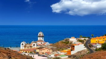 Tenerife est la plus grande des sept îles de l'archipel des Canaries.