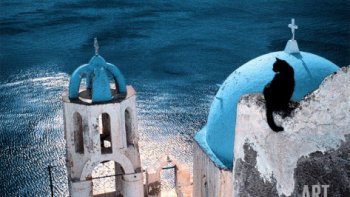 Pour me faire pardonner de la froidure russe, revoilà la chaleur des
Cyclades, surtout Santorini, l'Ile de tous les fantasmes, c'était le mien
avant notre visite en 2*0*0*4*, c'est déjà trop loin***********************